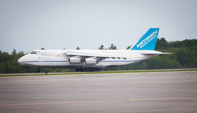 Antonov An-124 Ruslan (UR-82072)