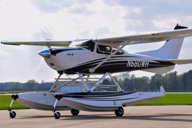 Cessna Skylane (N580WH)