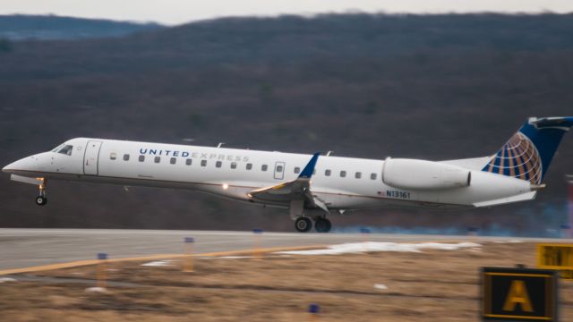 — — - ASQ3902(ExpressJet) United ERJ145 touches down from OHare.