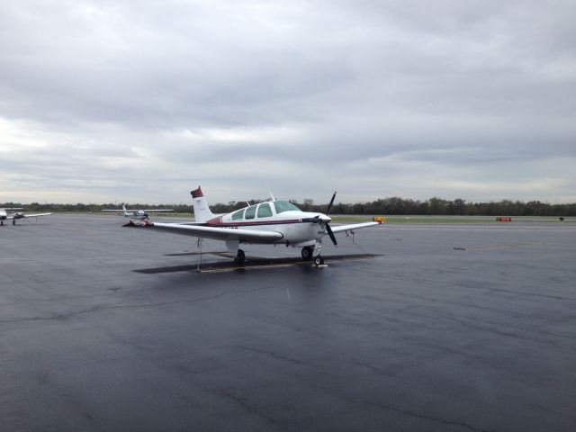 Beechcraft Bonanza (33) (N334RT)