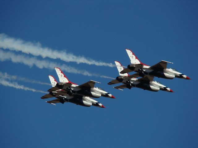 Lockheed F-16 Fighting Falcon —