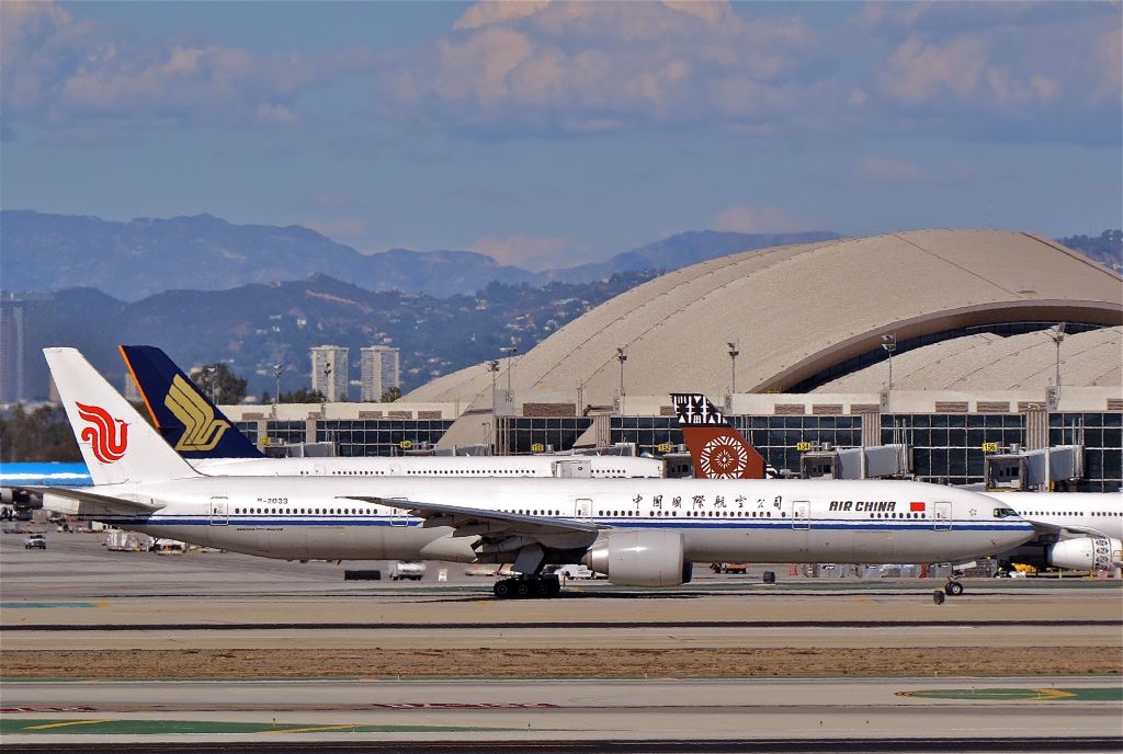 BOEING 777-300 (B-2033) - a rel=nofollow href=http://flightaware.com/live/flight/B2033/history/20141102/1950Z/KLAX/ZBAAhttp://flightaware.com/live/flight/B2033/history/20141102/1950Z/KLAX/ZBAA/a