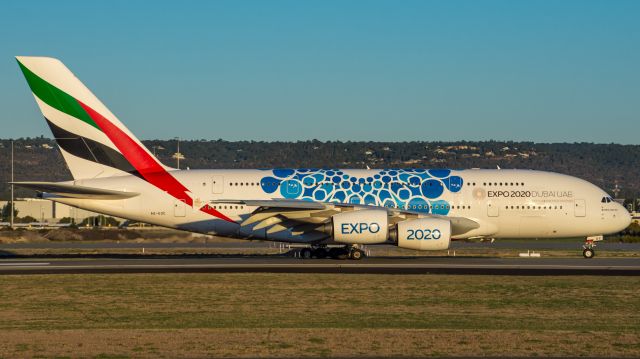 Airbus A380-800 (A6-EOC)