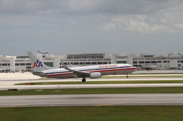 Boeing 737-800 (N992AN)