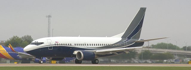 Boeing 737-500 (N737MT)