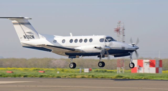 Beechcraft Super King Air 200 (N132N)