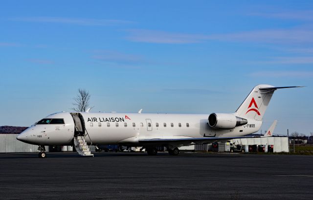 Canadair Regional Jet CRJ-200 (C-FWRR)