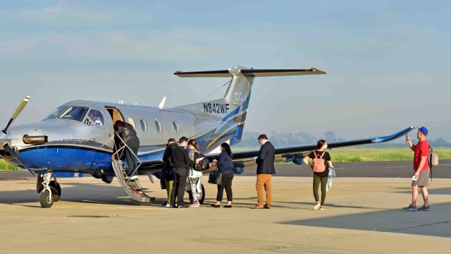 Pilatus PC-12 (N842WF)