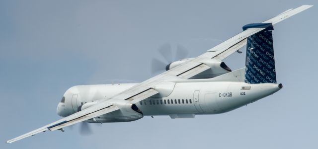 de Havilland Dash 8-400 (C-GKQB)