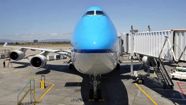 Boeing 747-400 (PH-BFT) - Boeing 747-406M, KLM, KL601 AMS-LAX (April 28, 2010)