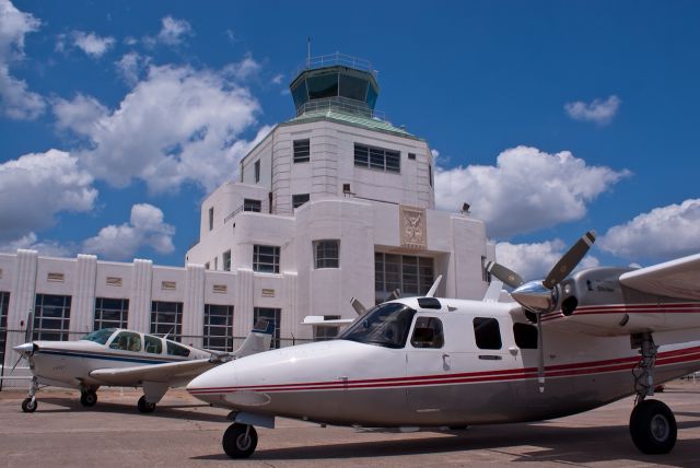 Aero Commander 500 (N799CE)