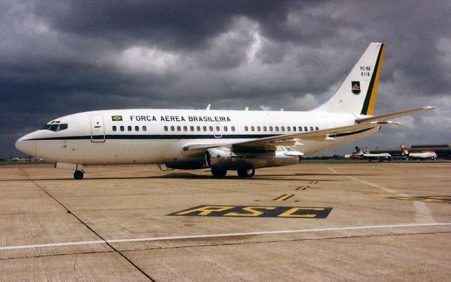 Boeing 737-200 (02115) - scanned from postcard