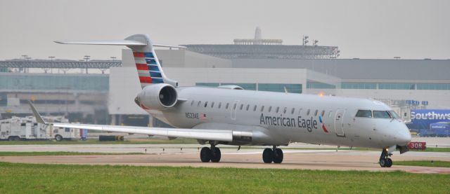 Canadair Regional Jet CRJ-700 (N523AE)