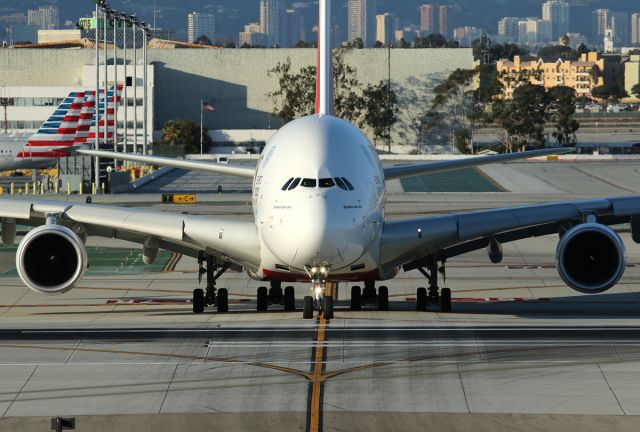 Airbus A380-800 (A6-EEU)