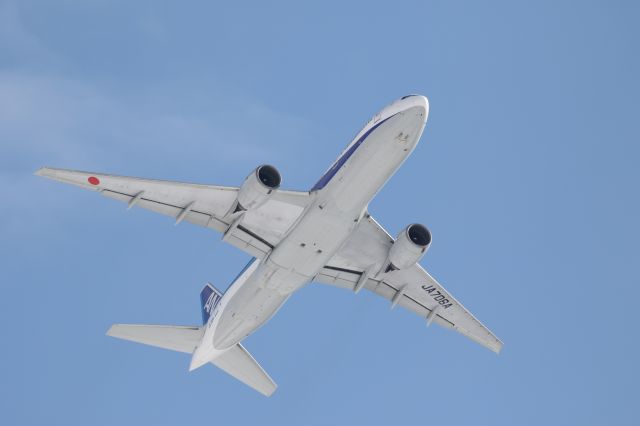 Boeing 777-200 (JA706A) - 20 January 2016:HKD-HND.