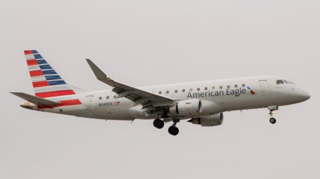 Embraer 170/175 (N443YX)