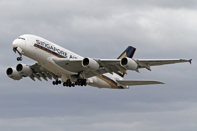 Airbus A380-800 (9V-SKS)