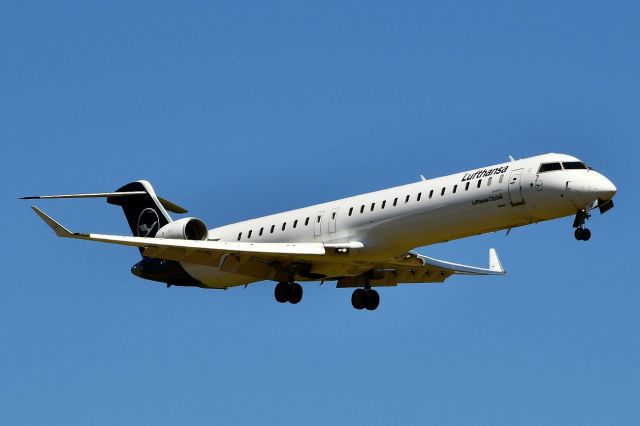 Canadair Regional Jet CRJ-900 (D-ACNV) - From MUNICH, GERMANY to Zurich (ZRH / LSZH)br /Operated by Lufthansa CityLinebr /August 4, 2022