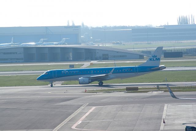 PH-EXF — - KLM Cityhopper EMB195 cn690