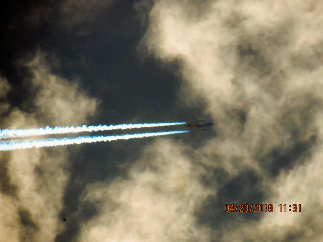 Boeing 737-700 (N784SW)