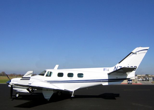 Beechcraft Duke (N7466D)