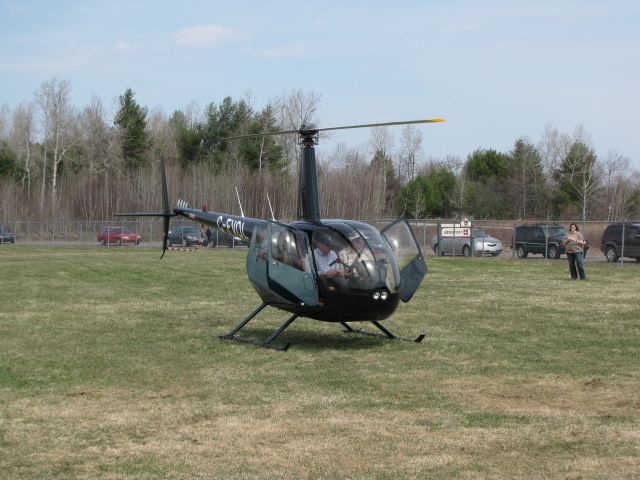 Robinson R-44 (C-FVOL) - Salon de laviation virtuelle du Québec Aéroport de Lachute CSE4 le 25-04 2009 Robinson R-44 C-FVOL