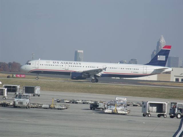 Airbus A321 (N178US)