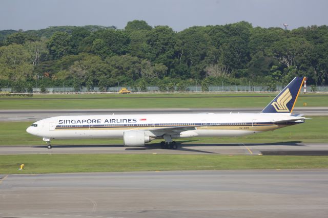 BOEING 777-300ER (9V-SWE)
