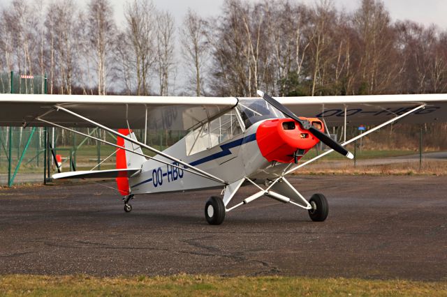 Piper L-21 Super Cub (OO-HBG)