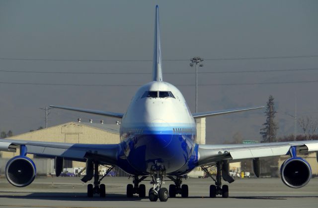 Boeing 747-400 (N171UA)