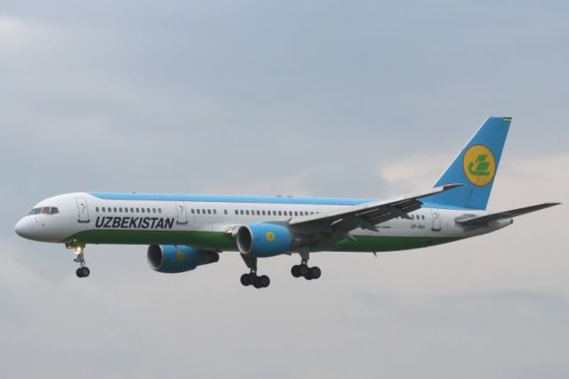 Boeing 757-200 (VP-BUI)