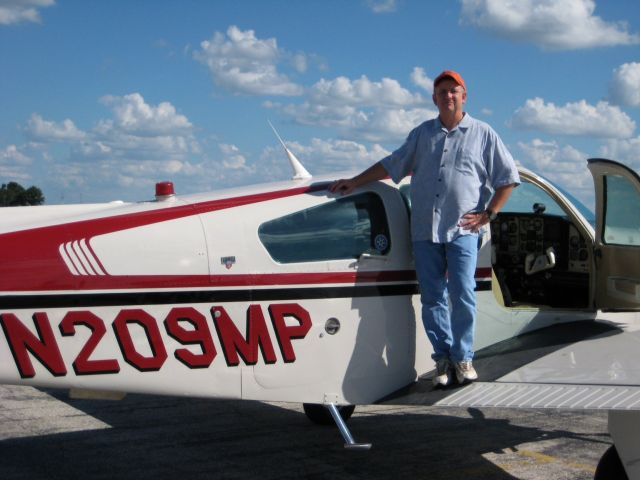 Beechcraft Bonanza (33) (N209MP)