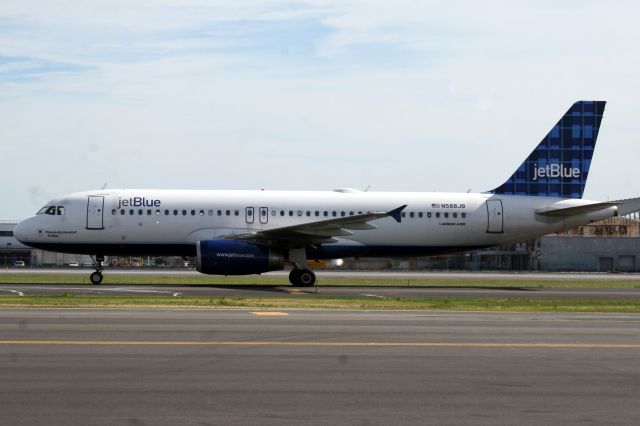 Airbus A320 (N588JB) - 22-Jul-07