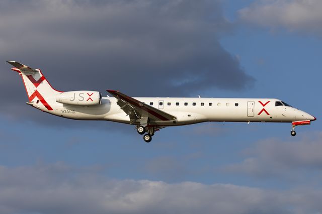 Embraer ERJ-145 (N241JX)