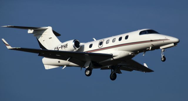 Embraer Phenom 300 (CS-PHF)