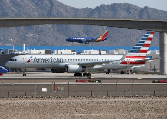 Boeing 757-200 (N202UW)