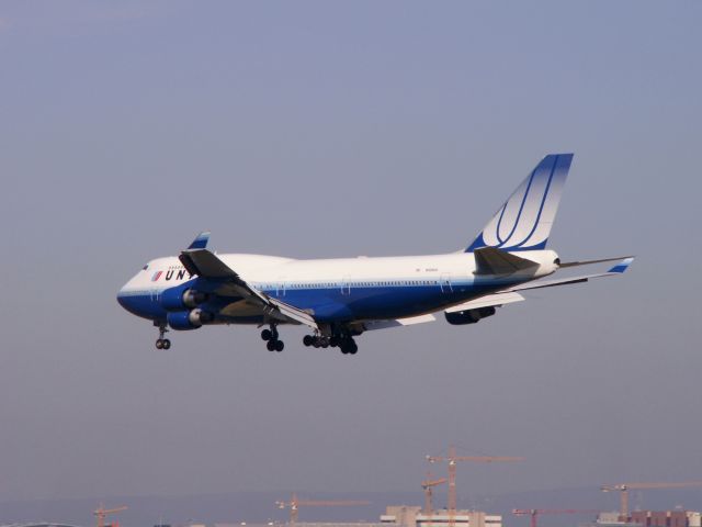 Boeing 747-400 (N120UA) - Good ol United times - B747-400 N120UA due to landing on 25R FRA, 15.08.2009.