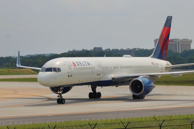 Boeing 757-200 (N548US)