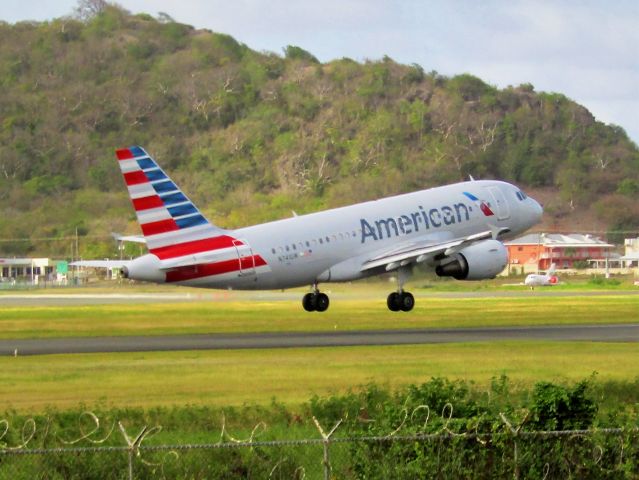 Airbus A319 (N741UW)