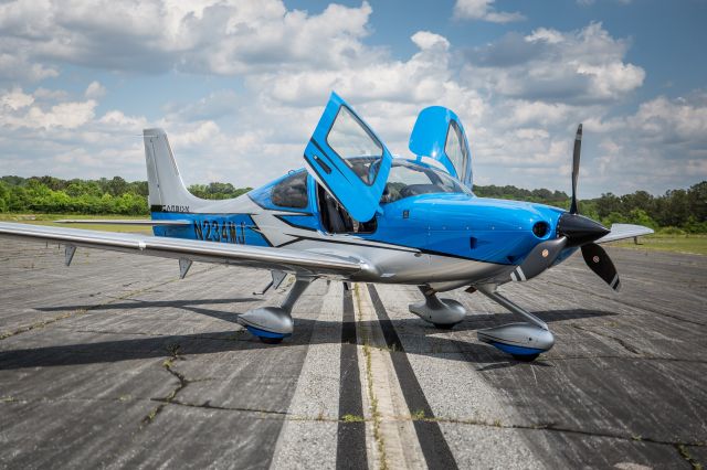 Cirrus SR-22 (N234MJ)