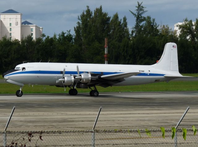 Douglas DC-6 (N70BF)