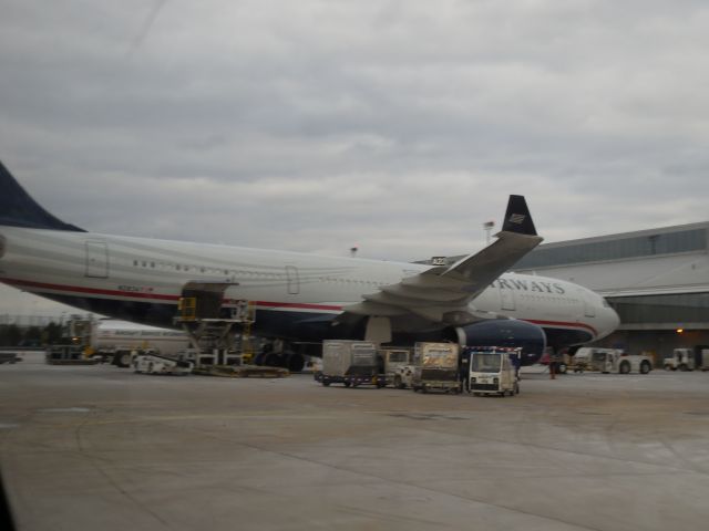 Airbus A330-300 (N283AY)