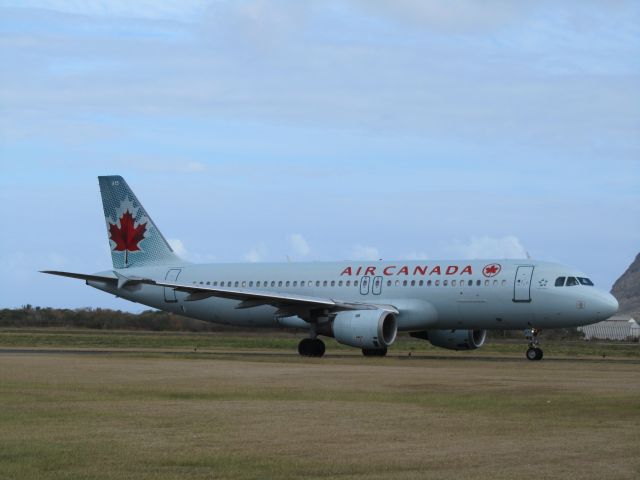 Airbus A320 (C-FNVU)