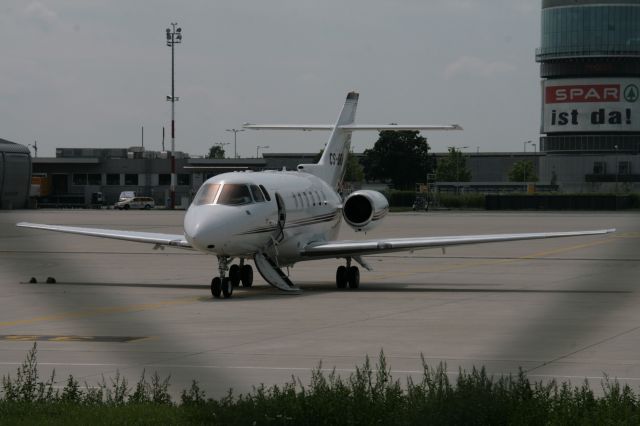 Hawker 800 (CS-DRU) - Raytheon Hawker 800 XPi  -  NetJets Europe  -  Graz 04.07.2012