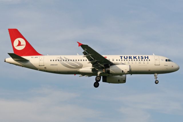 Airbus A320 (TC-JPF)