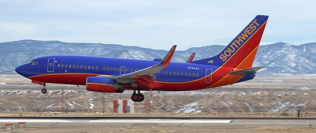 Boeing 737-700 (N782SA)