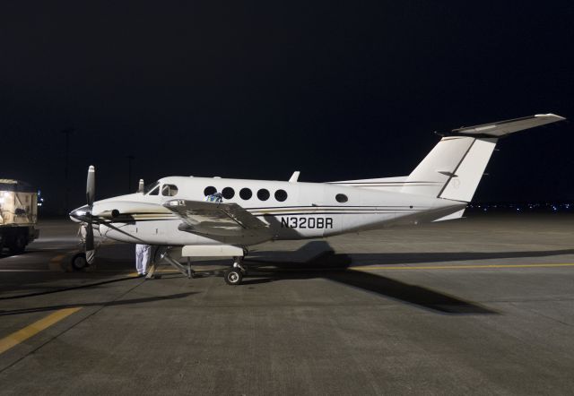 Piper Aztec (N320RB) - 8 AUG 2016.