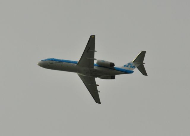 Fokker 70 (PH-KZF) - KLM Cityhopper Fokker F70 PH-KZF leaving Heathrow 