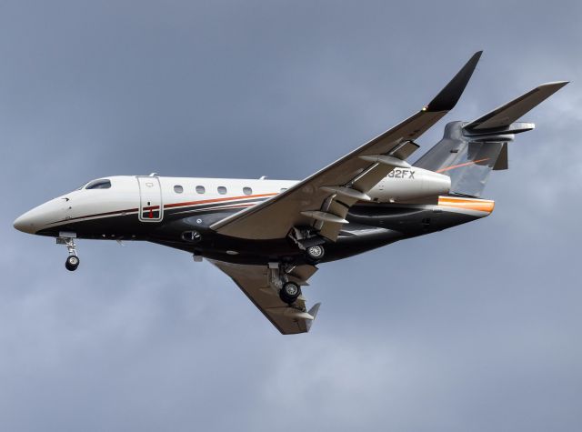 Embraer Legacy 450 (N332FX)