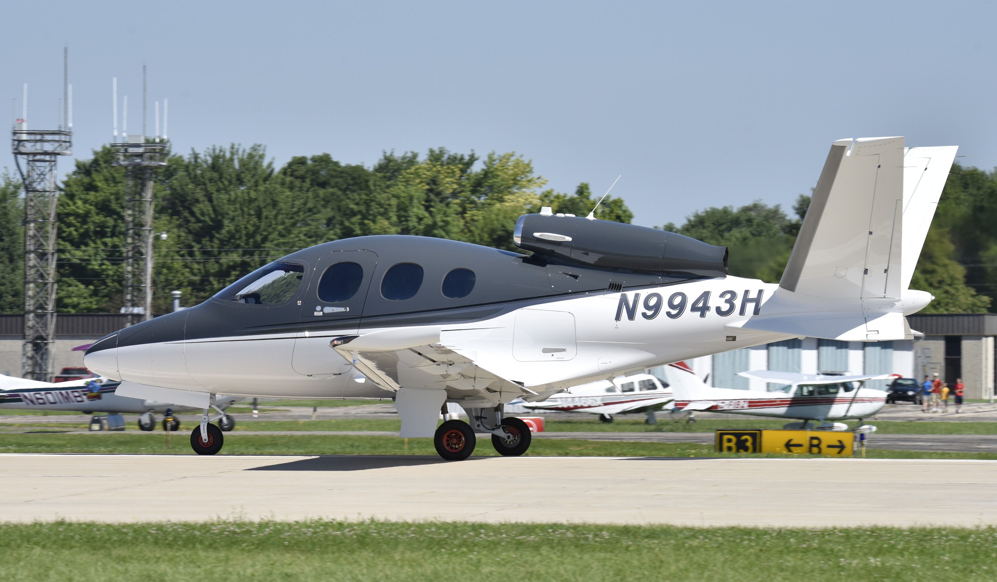 Cirrus Vision SF50 (N9943H) - Airventure 2017